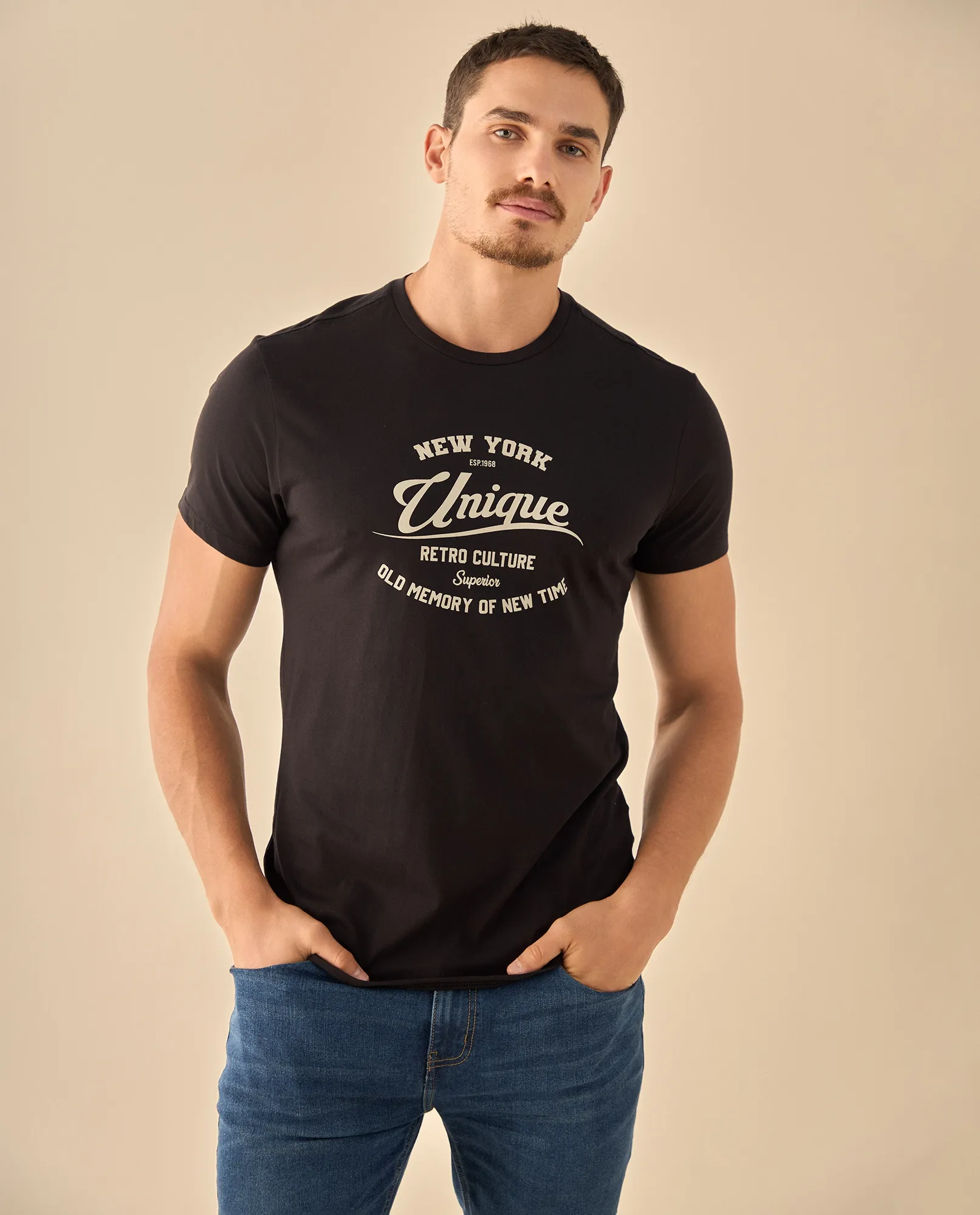 Camiseta Gráfica Retro